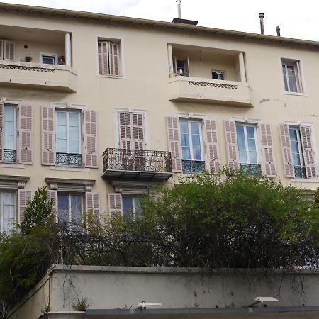 Barla 3 - A Spacious One Bedroom Apartment Near Place Garibaldi Nisa Exterior foto