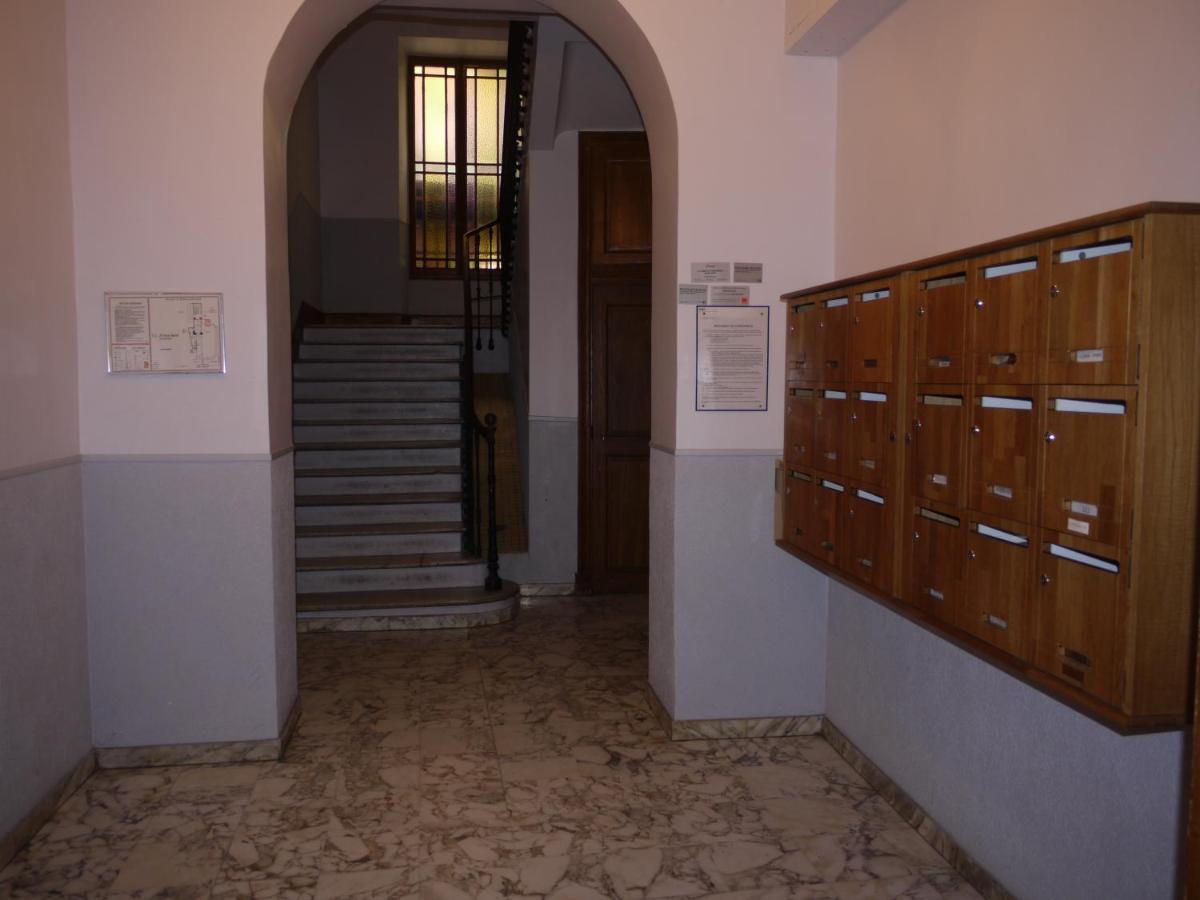 Barla 3 - A Spacious One Bedroom Apartment Near Place Garibaldi Nisa Exterior foto