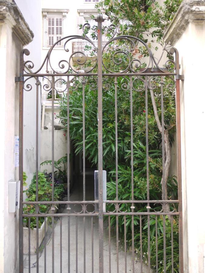 Barla 3 - A Spacious One Bedroom Apartment Near Place Garibaldi Nisa Exterior foto