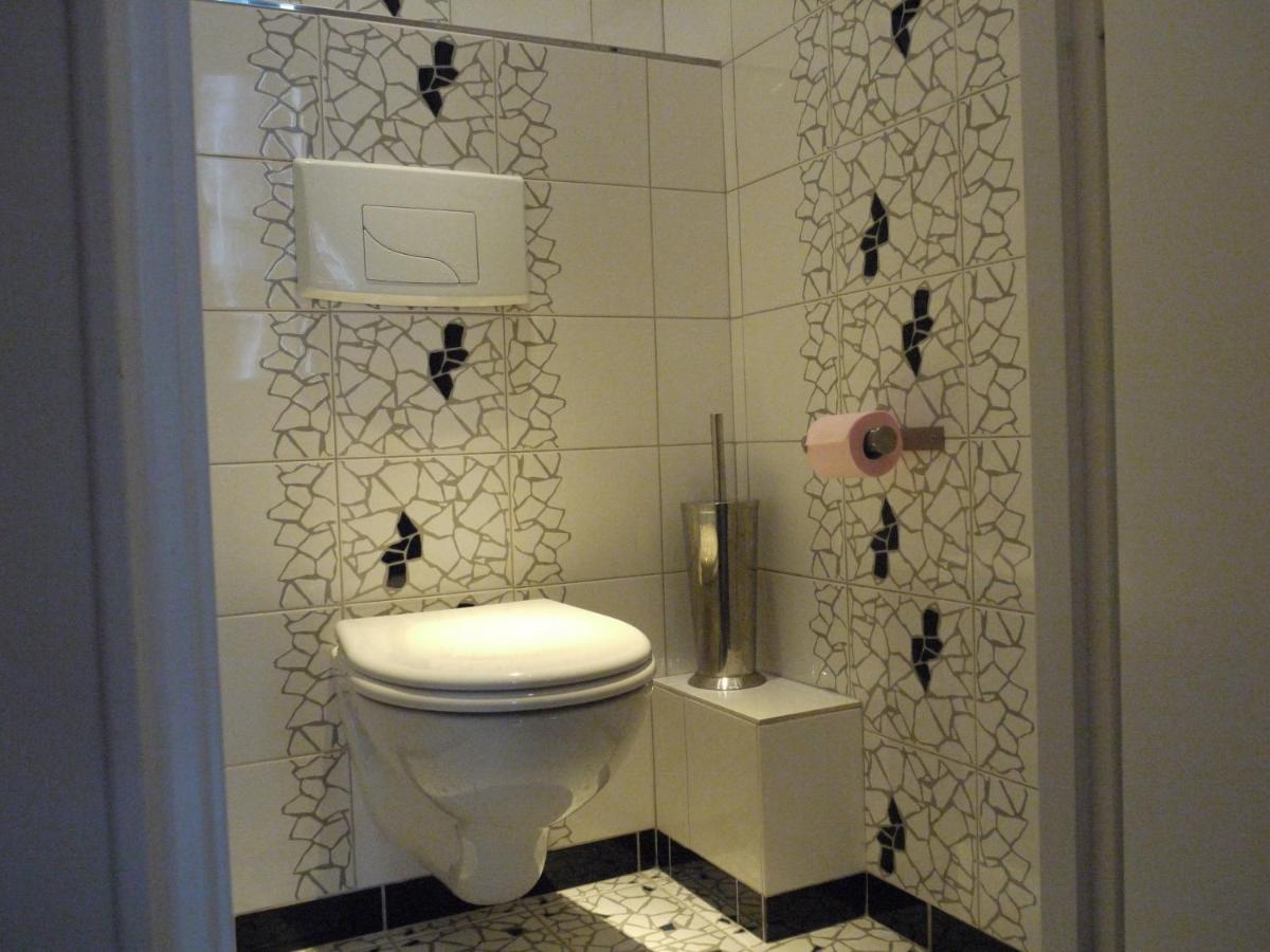 Barla 3 - A Spacious One Bedroom Apartment Near Place Garibaldi Nisa Exterior foto