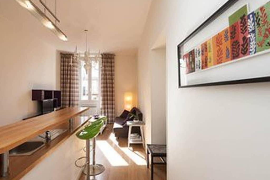 Barla 3 - A Spacious One Bedroom Apartment Near Place Garibaldi Nisa Exterior foto